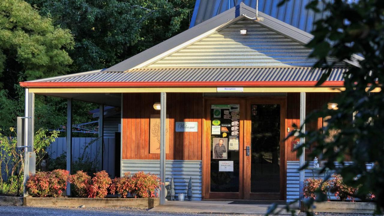 Big4 Porepunkah Holiday Park Bright Exterior foto