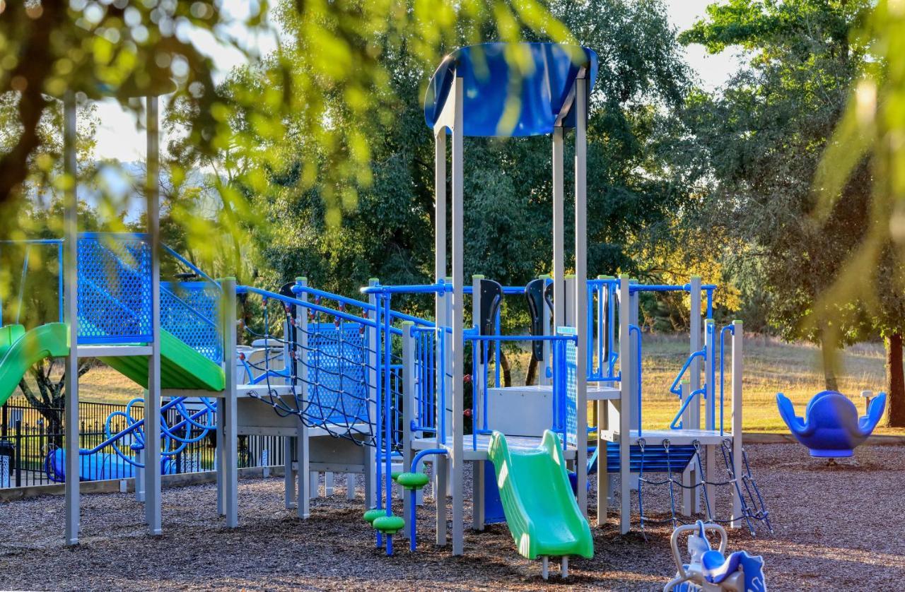 Big4 Porepunkah Holiday Park Bright Exterior foto
