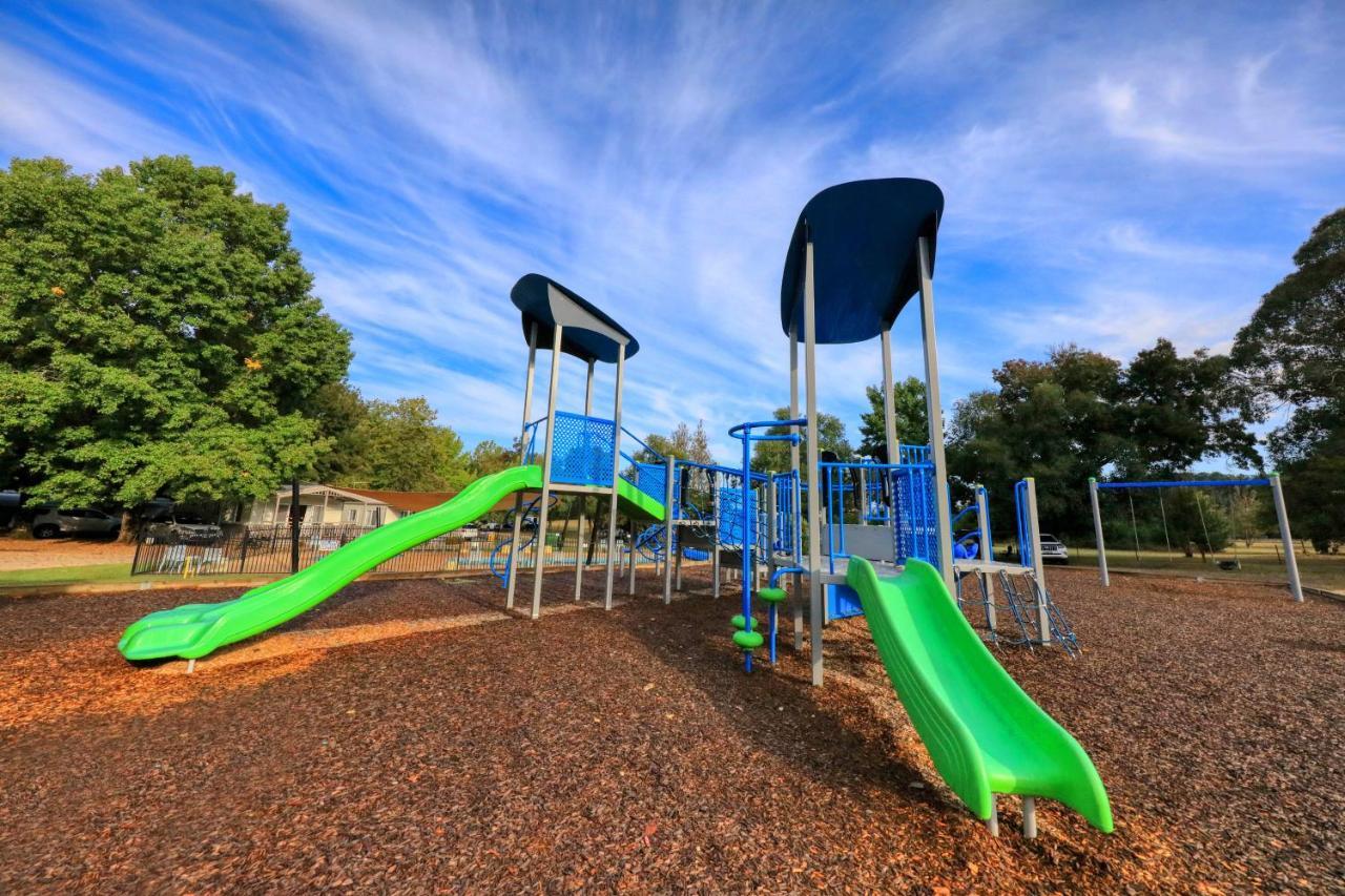 Big4 Porepunkah Holiday Park Bright Exterior foto